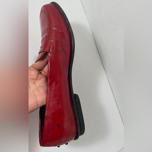 TOD'S Pre-Owned Women's Red Patent Leather Loafers Size 39.5 “as is” - Picture 5 of 7
